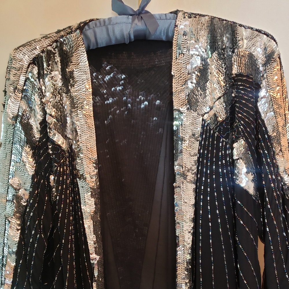 Blouse with sequins